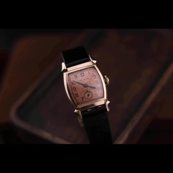 1940s Bulova Lieutenant
14k Rose Gold-Filled Tonneau/Barrel Case Mechanical - Picture 4 of 9